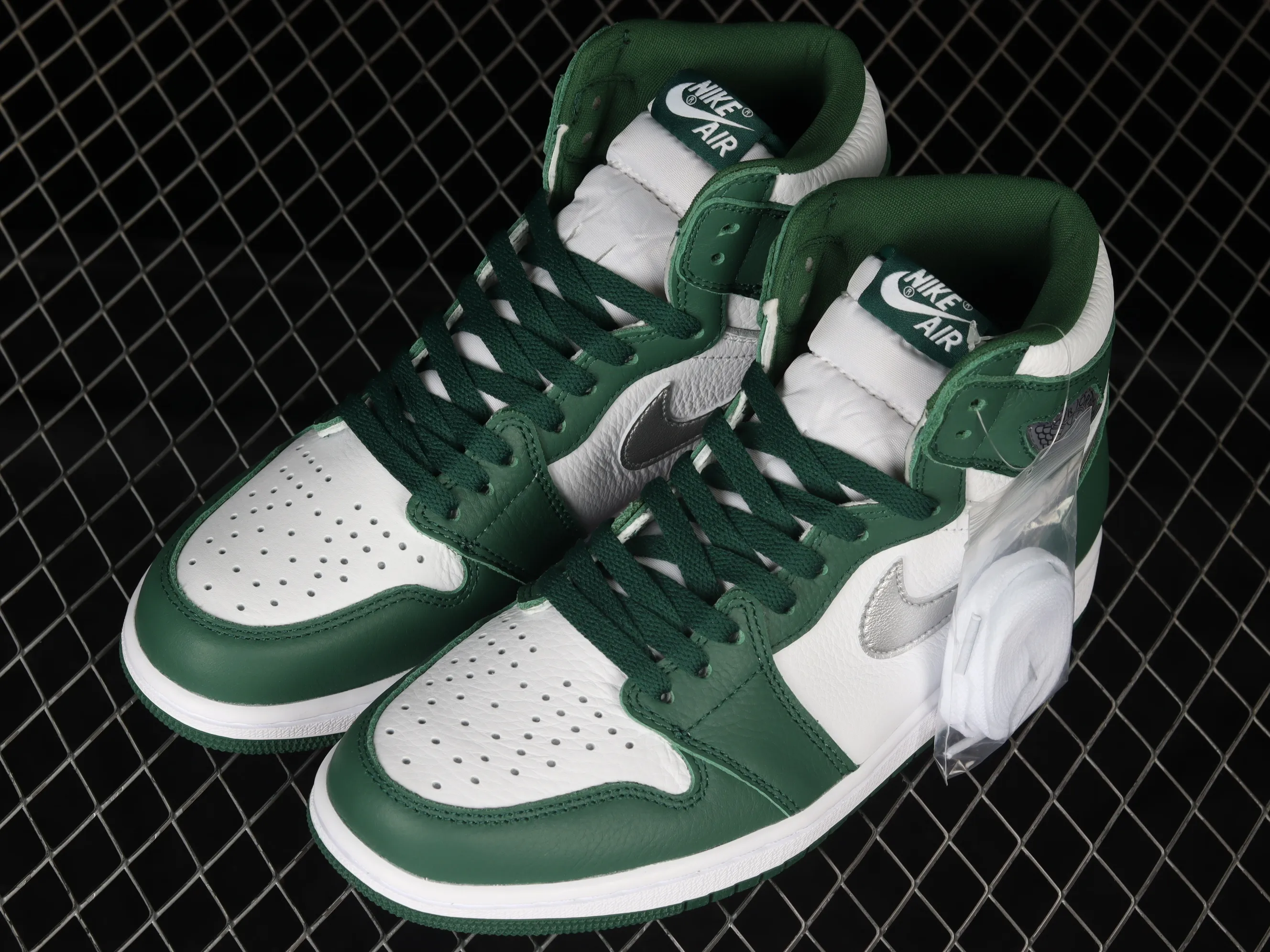 All categories Air Jordan Jordan series basketball shoes Air Jordan 1 High Air Jordan 1 High OG "Gorge Green" AJ1 Joe 1 white and green stitching DZ5485-303